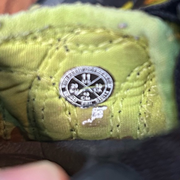 KEEN Kids Newport H2 Waterproof Black and Green Sandals - size 11 - Picture 8 of 8